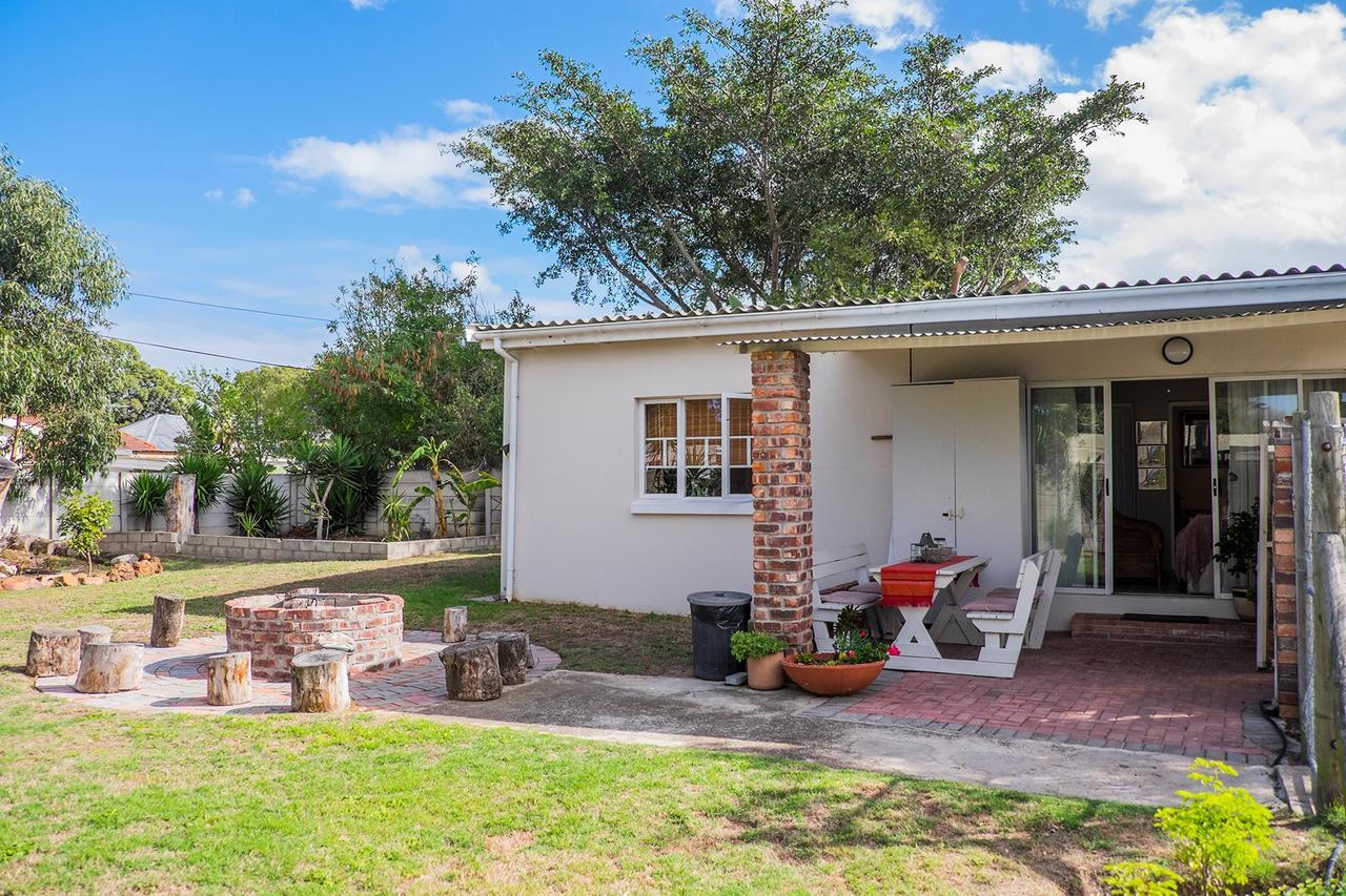 The Garden Cottage On 140 Fordyce Port Elizabeth Exteriör bild